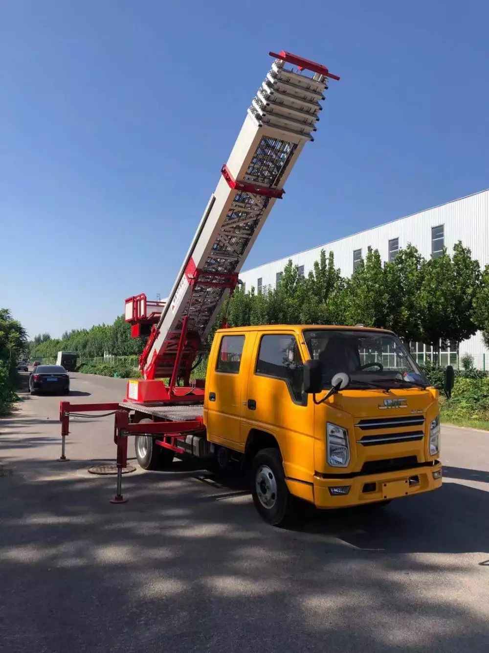 什运乡附近的云梯车出租服务：轻松解决高空作业需求